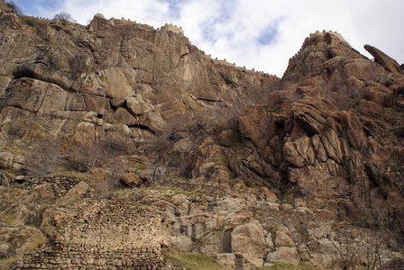 位于土耳其阿菲延岩石顶的城堡图片
