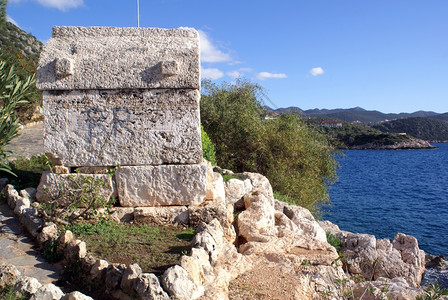 潮学土耳其卡什海岸的sarcophagus背景