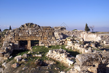 土耳其帕穆卡莱附近的希拉普奥利斯遗址图片