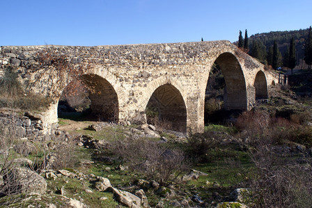 土耳其Salihli附近河流上的土耳其桥图片