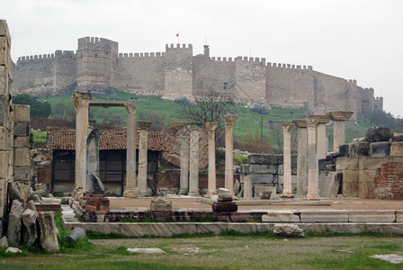 Ayasoluk山和StHojn的城堡塞尔楚克的圣殿图片