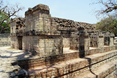 洪都拉斯科潘古石庙的废墟图片