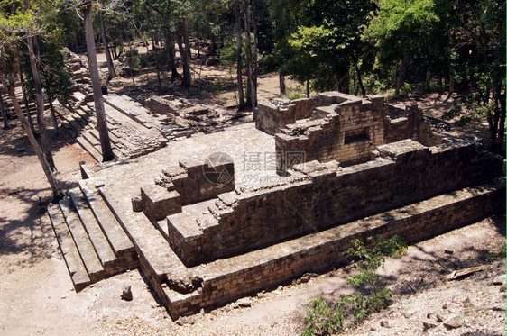 洪都拉斯科潘森林中玛雅宫殿的废墟图片