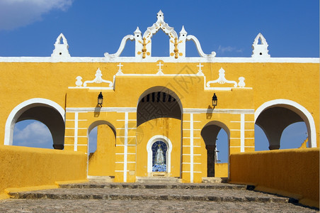 墨西哥伊萨马尔修道院楼梯和入口图片