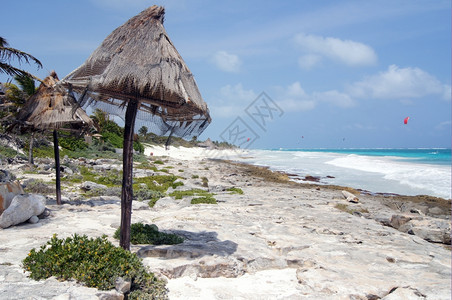 墨西哥图勒姆加比海滨的岸图片