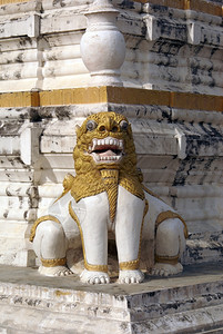 缅甸曼德勒Inwa的MahaAungmyeBonzan修道院白石角的狮子背景图片