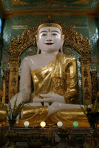 缅甸曼德勒SagaingHill神庙金佛座缅甸曼德勒图片