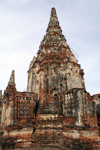 泰国中部阿尤萨亚瓦猜瓦塔那兰红砖塔图片
