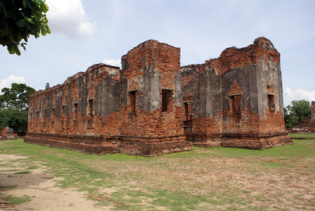 在泰国阿尤萨亚的法拉西桑菲特战争中寺庙的废墟图片