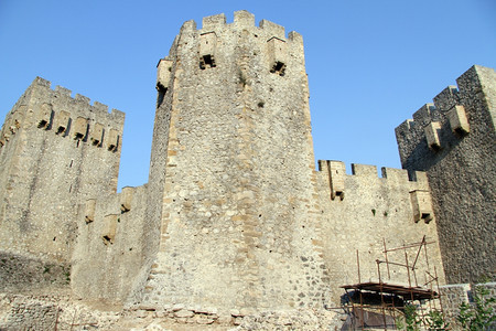 玛纳西亚修道院的石墙和塔楼Despotovats塞尔维亚图片