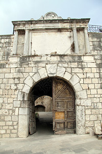 克罗地亚扎达尔市中心大石门图片