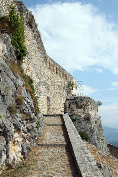 克罗地亚钦古堡垒的石墙图片