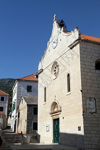 克罗地亚Bol岛Brach的旧石教堂图片