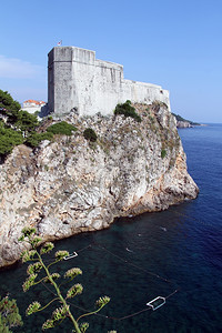 克罗地亚杜布夫尼奇岩石和海洋堡垒图片
