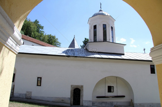 黑山Pljevlja附近修道院旧教堂图片