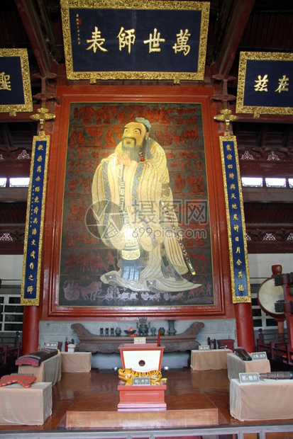 苏州寺庙墙上的孔子照片图片
