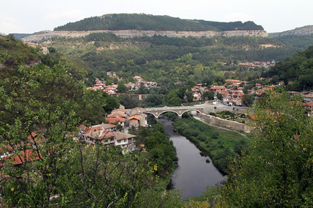 保加利亚VelikoTirnovo河和桥梁图片