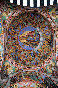 保加利亚里拉修道院教堂天花板上的照片图片