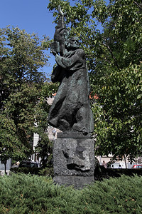 保加利亚索菲公园中的铜质纪念碑图片
