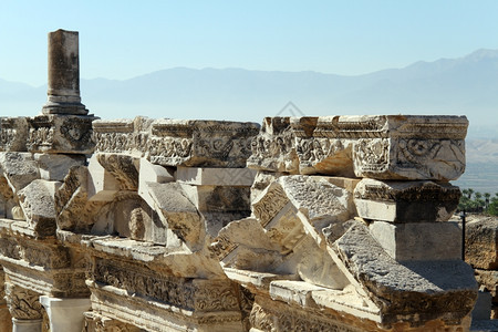 土耳其Hyerapolis剧院大理石场的一部分背景图片