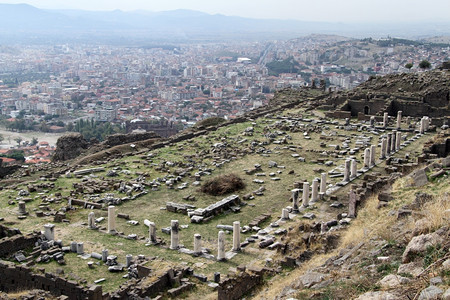 土耳其贝加马卫城阿戈拉柱遗址图片