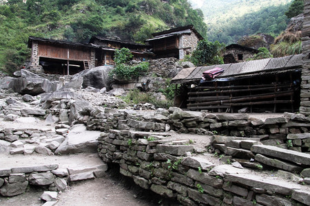 尼泊尔村的石屋背景图片