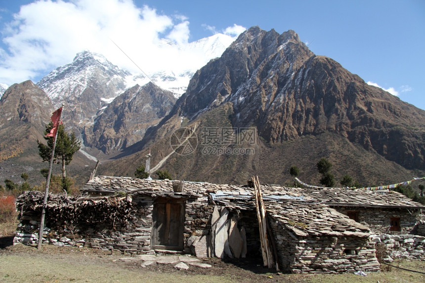 尼泊尔萨马贡村的农舍图片
