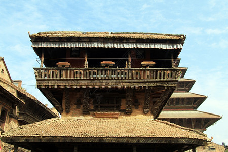 尼泊尔Bhaktapur的木塔屋顶图片