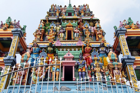 Gopuram与斯里兰卡尼甘博的Hindu神像雕图片