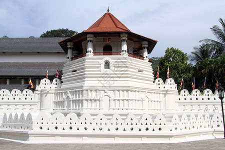 斯里兰卡坎迪牙寺塔和墙壁图片