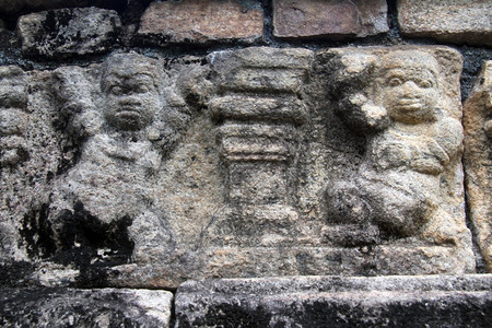 斯里兰卡Polonnaruwa观众大厅墙上的两个战士图片
