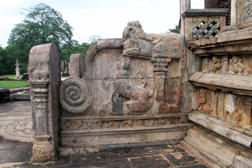 斯里兰卡Polonnaruwa的长坐楼梯图片