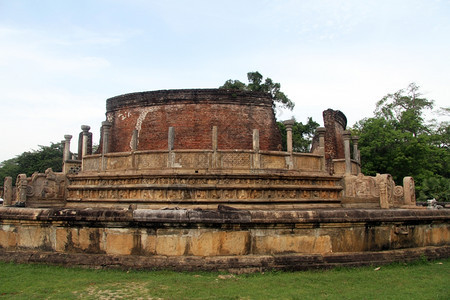 斯里兰卡Polonnaruwa的布瑞克圆寺庙图片