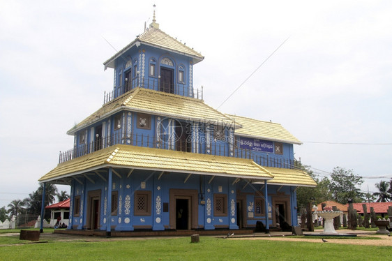 斯里兰卡Dondra修道院带有瓷砖屋顶的寺庙图片