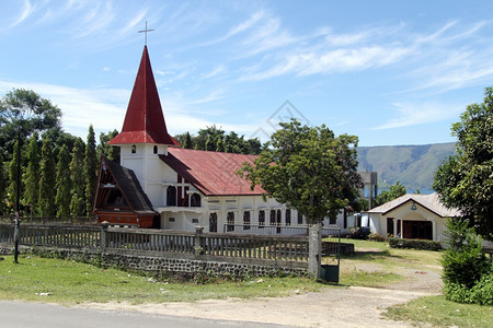 印度尼西亚Samosir岛传统Batak教堂图片