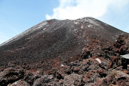 印度尼西亚克拉卡托火山岩和顶峰图片