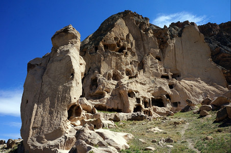 土耳其卡帕多西亚Shilime村附近山区的岩石教堂图片