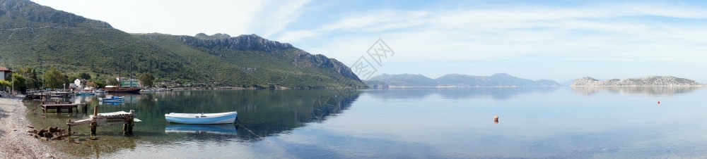 土耳其地中海酸盐湾的全景图片