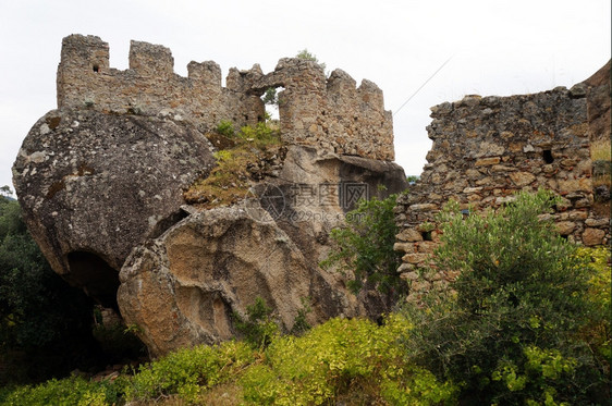 土耳其Yediller修道院巨石墙壁图片