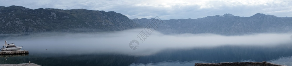 清晨黑山科托湾全景图片