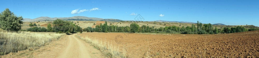 土耳其泥路和耕地图片