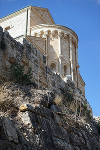 以色列Tavor山顶的跨面教堂图片