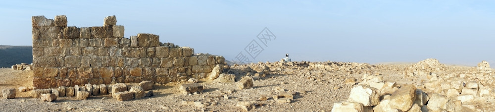 以色列内盖夫沙漠古老废墟全景图片