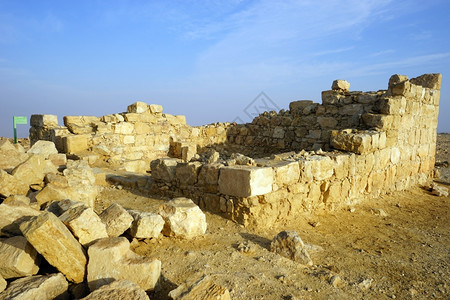 以色列内盖夫沙漠的古老废墟图片
