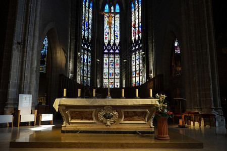 法国布雷斯堡大约2015年7月圣母院内注释xA图片
