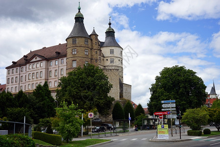 丹皮尔莱斯博伊斯法国大约在2015年7月古镇的城堡和街道图片