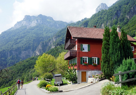 瑞士鲍恩约附近的房子图片