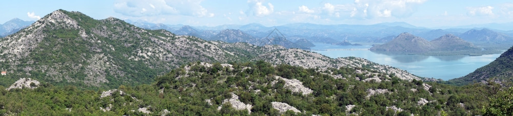 黑山Skadarsko湖附近山岳全景图片