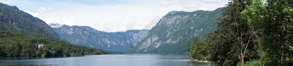 斯洛文尼亚Bohinj湖博欣伊全景图片