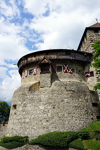 路角有塔的瓦杜兹城堡里奇坦斯图片